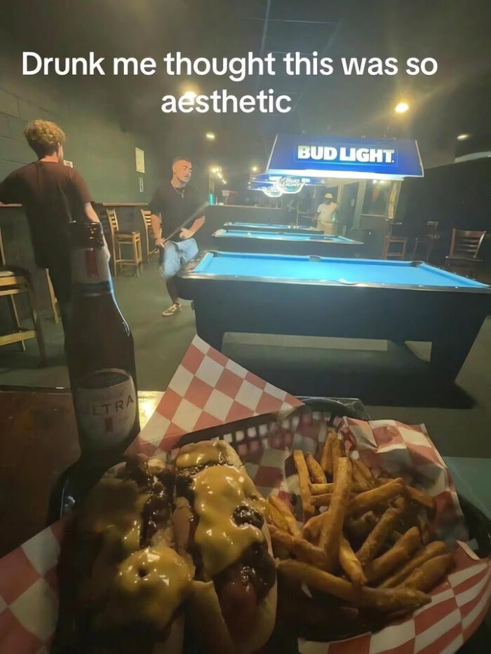 Drunk me thought this was so aesthetic BUD LIGHT