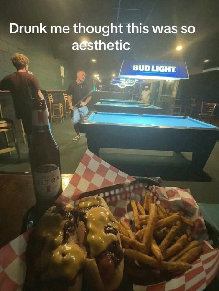 Drunk me thought this was so aesthetic BUD LIGHT